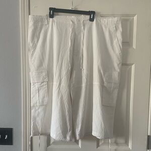 Big n Tall White Linen Blend Men's Casual Cargo Shorts
Size W50 55% linen